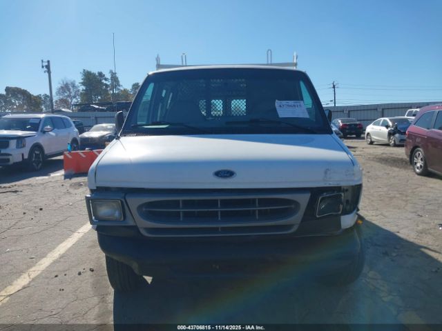 Ford E-150 Image 11