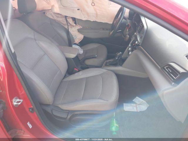 Hyundai ELANTRA Limited Image 12