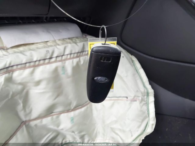 Ford Escape Titanium Image 2