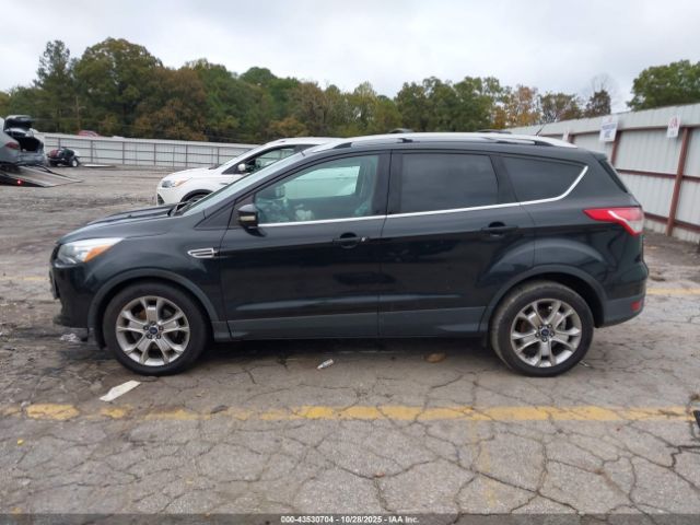 Ford Escape Titanium Image 16