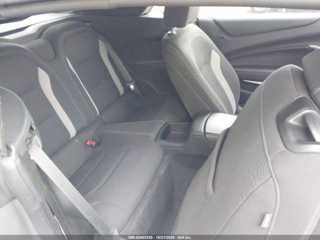 Chevrolet Camaro Rwd  1lt Image 8