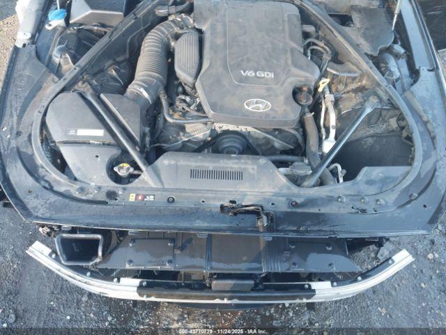 Hyundai Genesis 3.8 Image 10