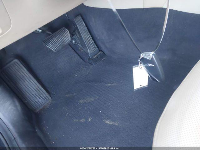 Hyundai Genesis 3.8 Image 16