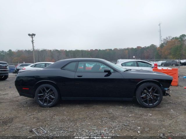 Dodge Challenger Sxt Image 16