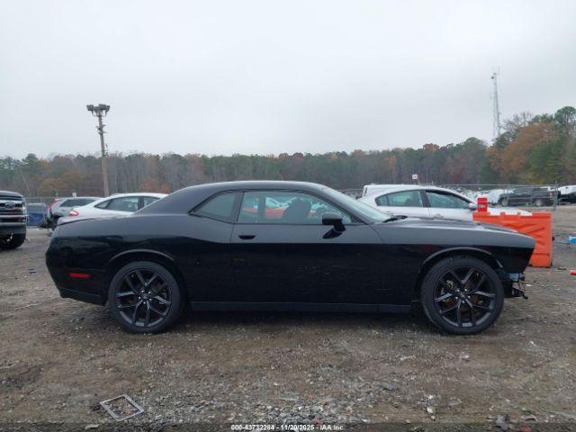 Dodge Challenger Sxt Image 16