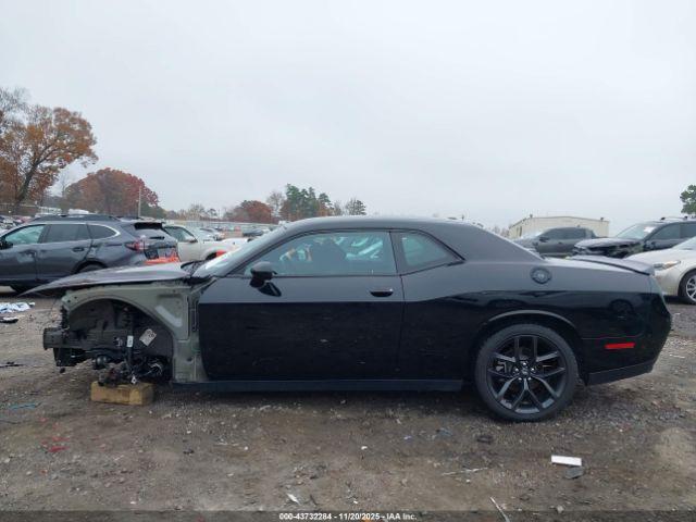 Dodge Challenger Sxt Image 13