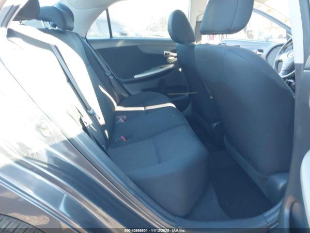 Toyota Corolla S Image 16