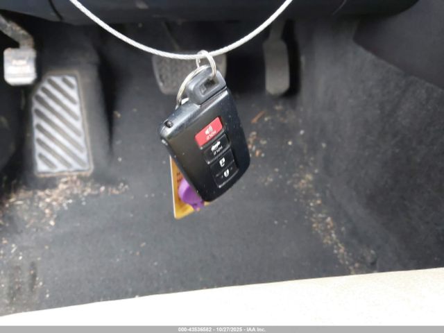 Toyota Avalon Xle Image 10