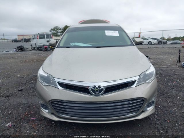 Toyota Avalon Xle Image 7