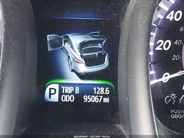 Toyota Avalon Xle Image 6