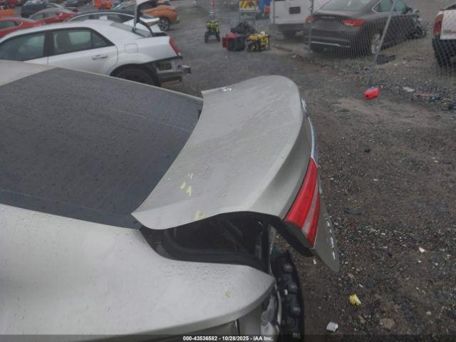 Toyota Avalon Xle Image 12