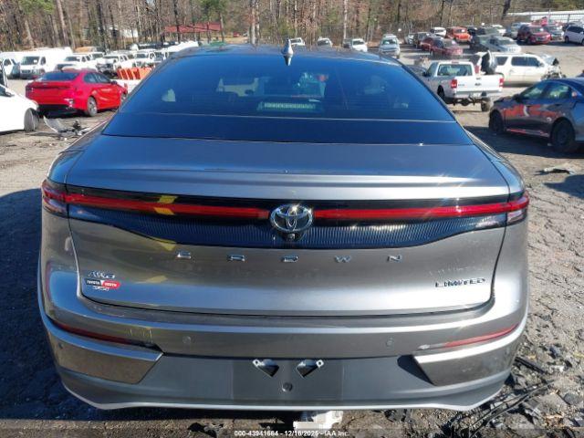 Toyota Crown Limited Image 15