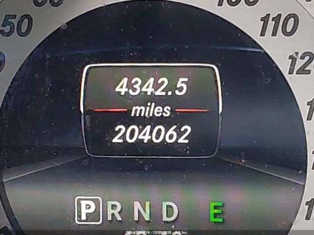 Mercedes-Benz C-Class Sport 4matic Image 16