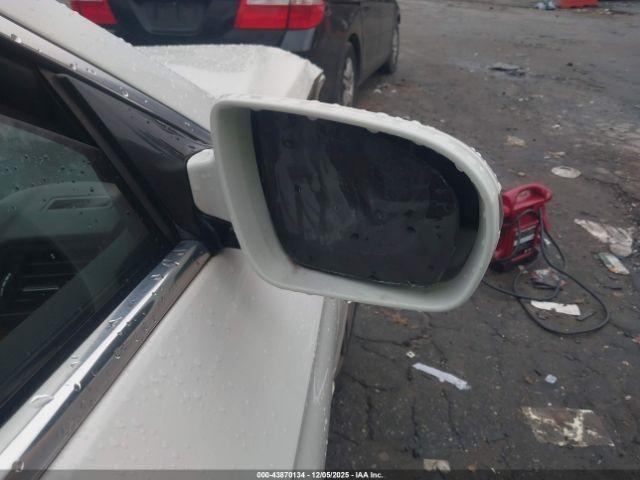 Mercedes-Benz E-Class Image 8