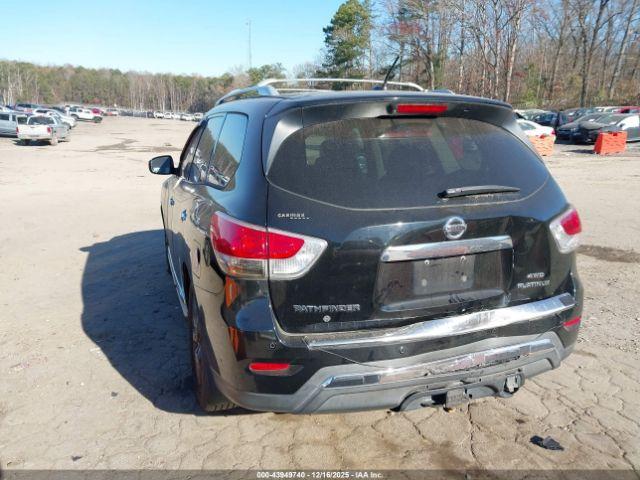 Nissan Pathfinder Platinum Image 2