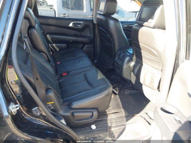 Nissan Pathfinder Platinum Image 9