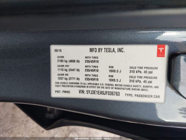 Tesla Model 3 Image 13